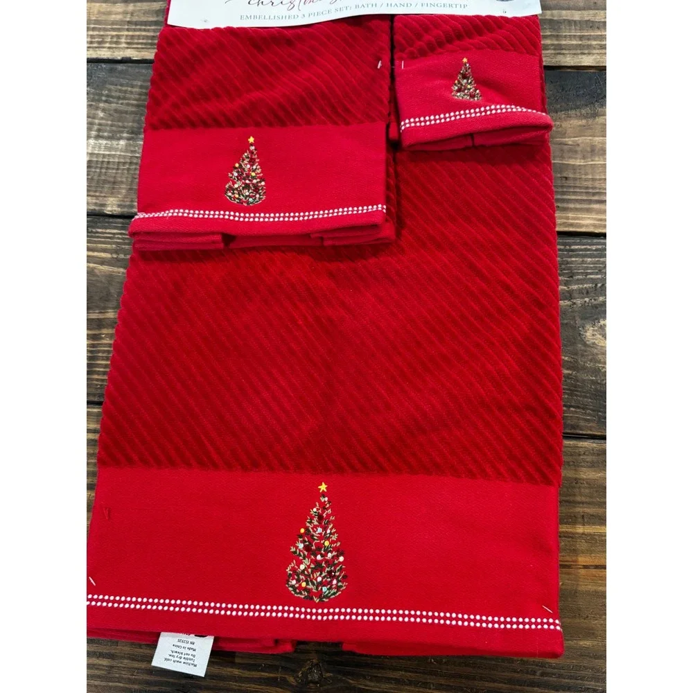 Christmas Blessings Towel Set Red 3 Piece Embellished Cotton Christmas Tree NIP